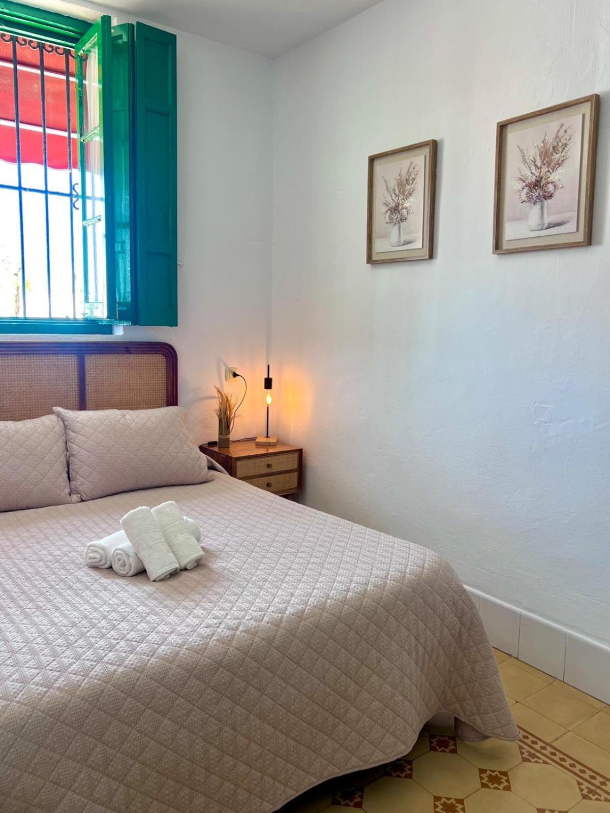 Hostal El Faro Chipiona Exterior photo